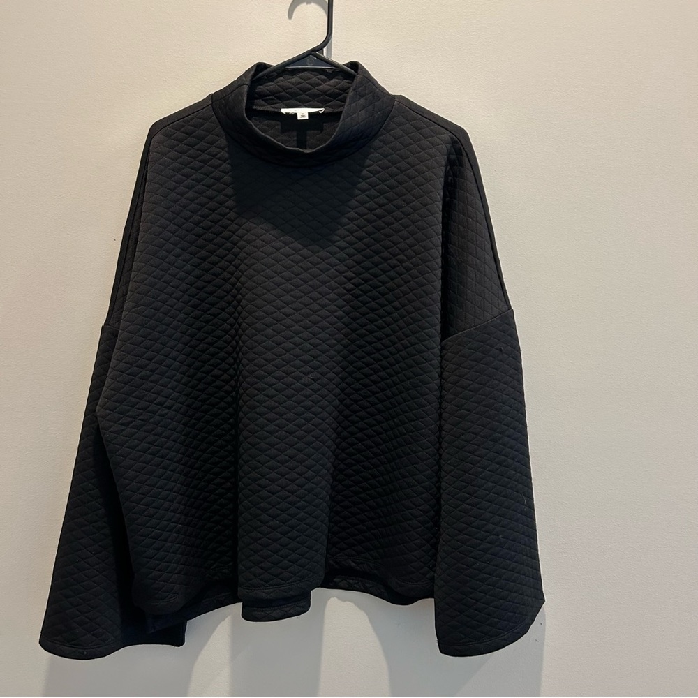 Black Quilted Long  Bell Sleeve Top Size 2X